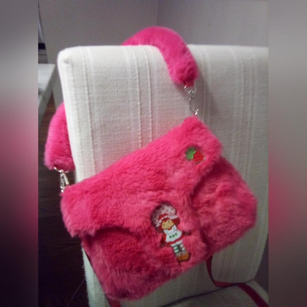 Strawberry Shortcake BRAND NEW Fluffy Purse (On Sale)